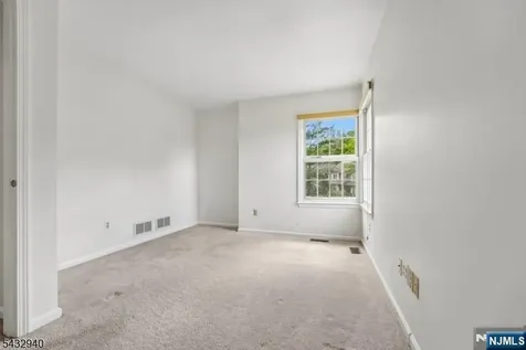 32 Kent Drive Roseland NJ 07068
