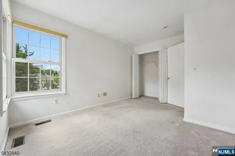 32 Kent Drive Roseland NJ 07068