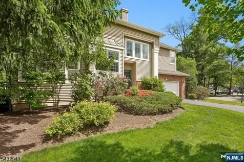 32 Kent Drive Roseland NJ 07068