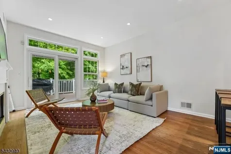 32 Kent Drive Roseland NJ 07068