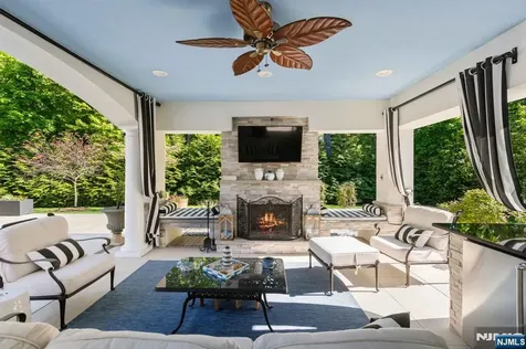 354 W Grand Avenue Montvale NJ 07645