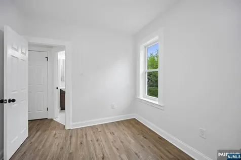 18 Hilton Avenue Maplewood NJ 07040
