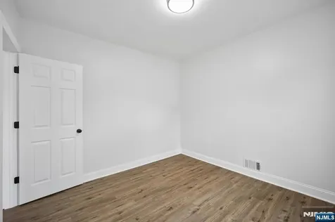 18 Hilton Avenue Maplewood NJ 07040