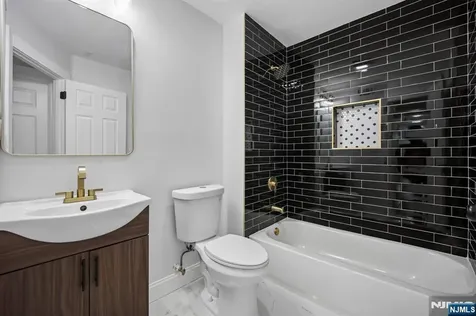 18 Hilton Avenue Maplewood NJ 07040