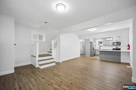18 Hilton Avenue Maplewood NJ 07040