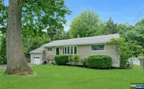 57 Stonefield Road Glen Rock NJ 07452
