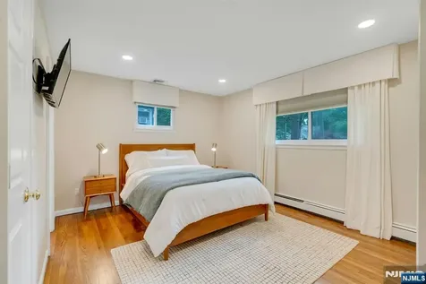 57 Stonefield Road Glen Rock NJ 07452