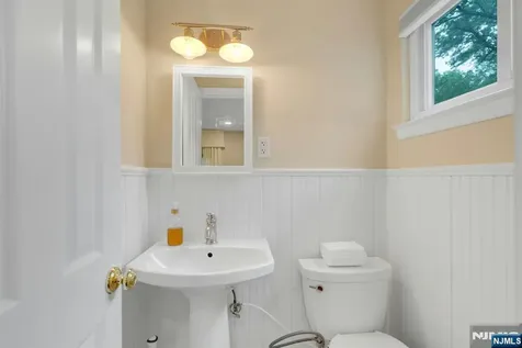 57 Stonefield Road Glen Rock NJ 07452