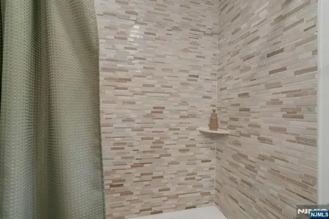 57 Stonefield Road Glen Rock NJ 07452