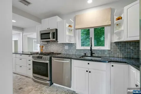 57 Stonefield Road Glen Rock NJ 07452