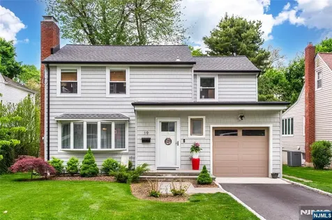 19 Plymouth Place Roseland NJ 07068