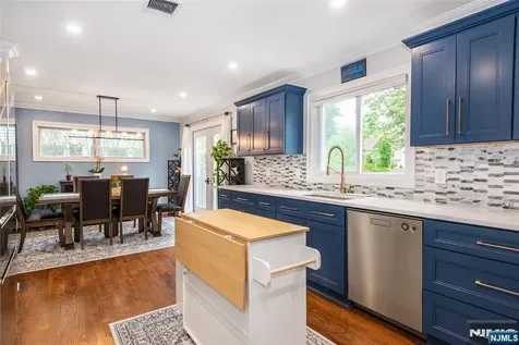 19 Plymouth Place Roseland NJ 07068