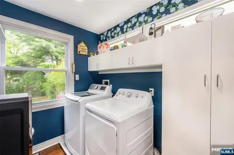 19 Plymouth Place Roseland NJ 07068