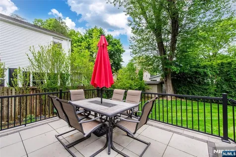 19 Plymouth Place Roseland NJ 07068