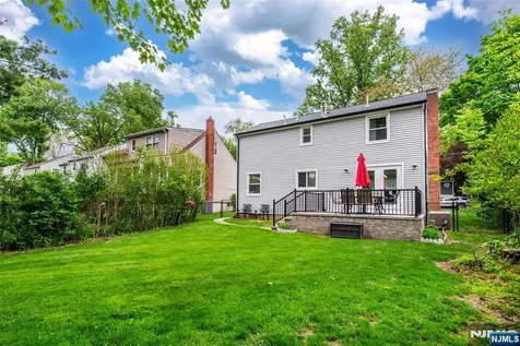 19 Plymouth Place Roseland NJ 07068