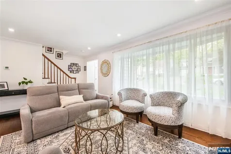 19 Plymouth Place Roseland NJ 07068