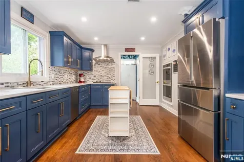 19 Plymouth Place Roseland NJ 07068