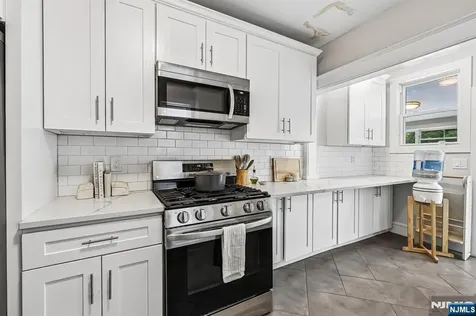 163 Poplar Avenue Hackensack NJ 07601