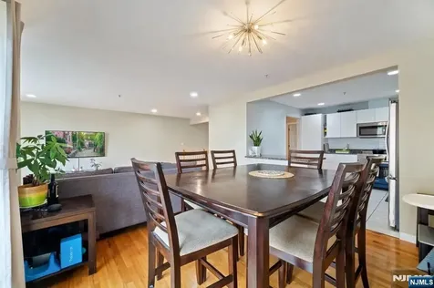 9 Legend Hills Drive Edgewater NJ 07020