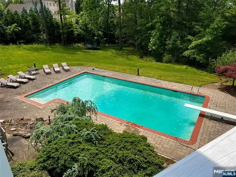 165 Hoover Drive Cresskill NJ 07626