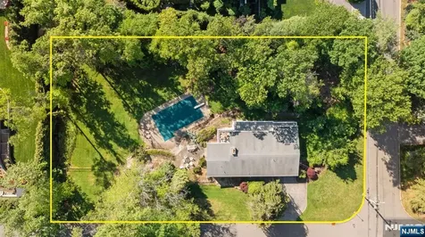 165 Hoover Drive Cresskill NJ 07626