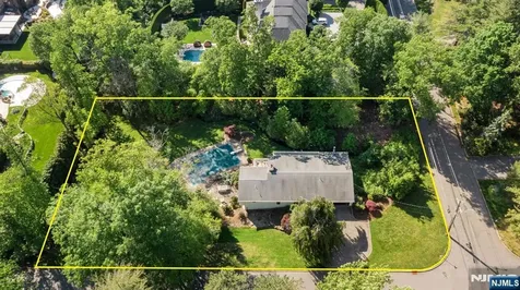 165 Hoover Drive Cresskill NJ 07626