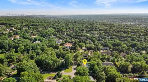 165 Hoover Drive Cresskill NJ 07626