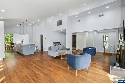 165 Hoover Drive Cresskill NJ 07626