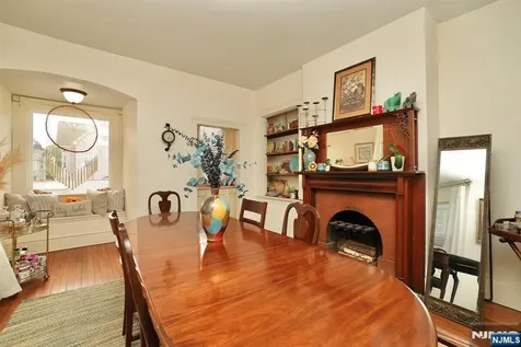 566-568 Highland Newark NJ 07104