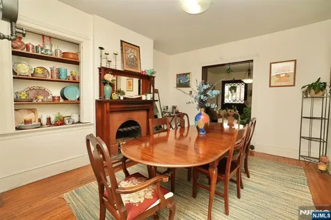 566-568 Highland Newark NJ 07104