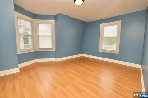 566-568 Highland Newark NJ 07104