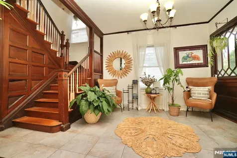 566-568 Highland Newark NJ 07104