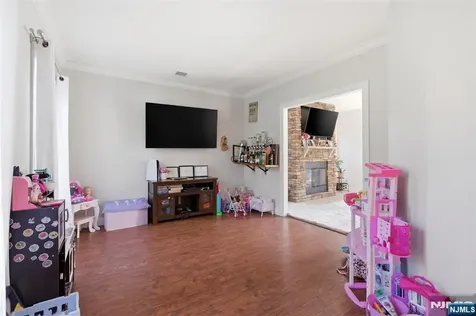 34 Tobyhanna Trail Hopatcong NJ 07843