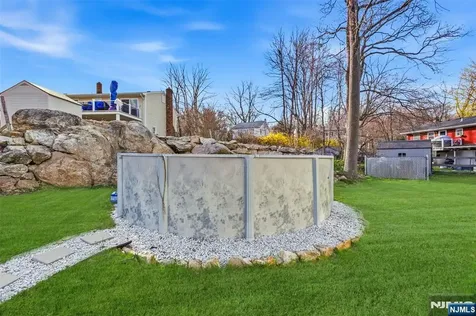 34 Tobyhanna Trail Hopatcong NJ 07843