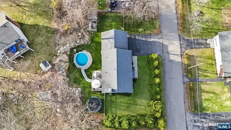 34 Tobyhanna Trail Hopatcong NJ 07843