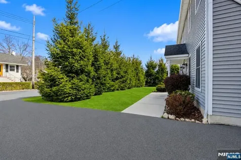 34 Tobyhanna Trail Hopatcong NJ 07843
