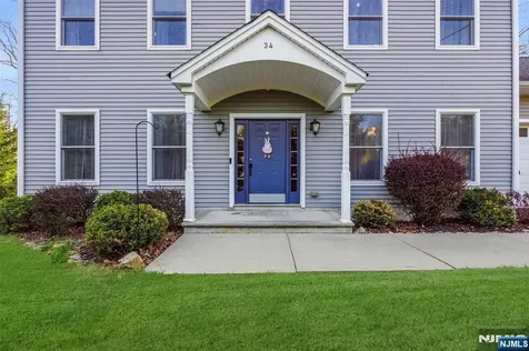 34 Tobyhanna Trail Hopatcong NJ 07843