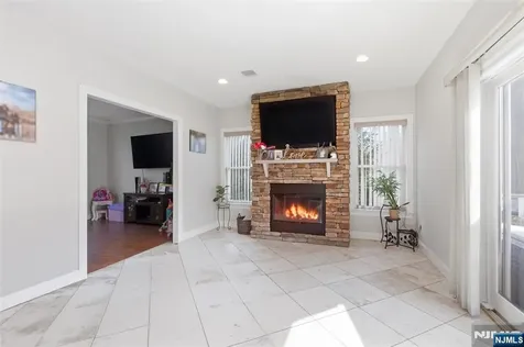 34 Tobyhanna Trail Hopatcong NJ 07843