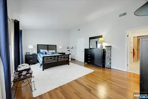 22 Hampton Court Twp Of Washington NJ 07676