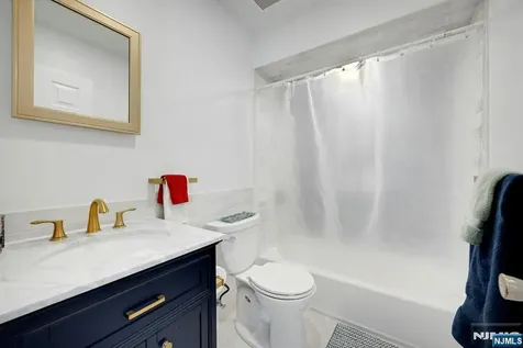 22 Hampton Court Twp Of Washington NJ 07676