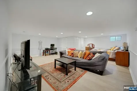 22 Hampton Court Twp Of Washington NJ 07676