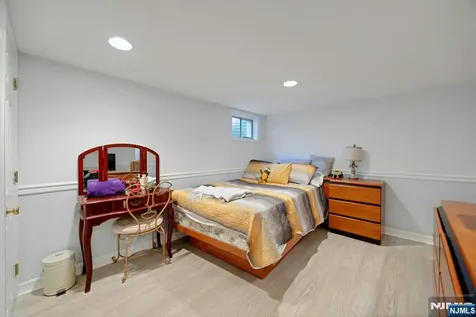 22 Hampton Court Twp Of Washington NJ 07676