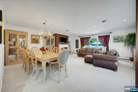 22 Hampton Court Twp Of Washington NJ 07676