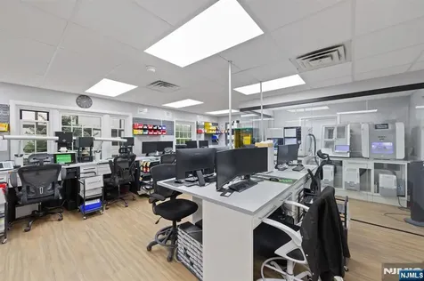 874 Pompton Avenue Cedar Grove NJ 07009