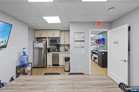 874 Pompton Avenue Cedar Grove NJ 07009