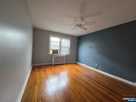 18A Elmwood Court Elmwood Park NJ 07407