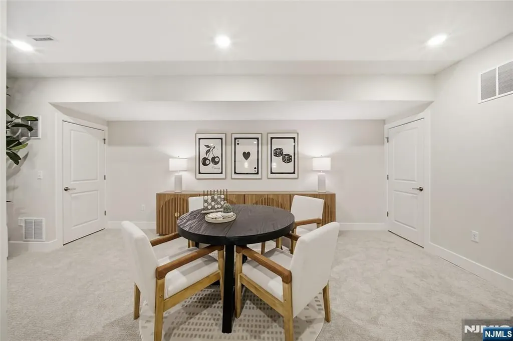 11 Pimlico Place Oakland NJ 07436