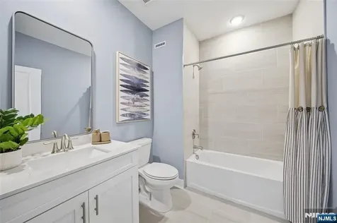 11 Pimlico Place Oakland NJ 07436