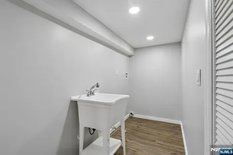 52 Central Avenue Dover Town NJ 07801