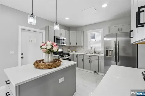 52 Central Avenue Dover Town NJ 07801